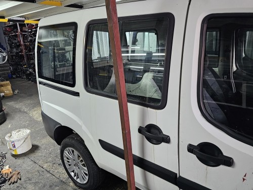 Fiat Doblo 2 çıkma sağ sürgülü kapı