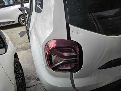 Dacia Duster çıkma sol stop camı